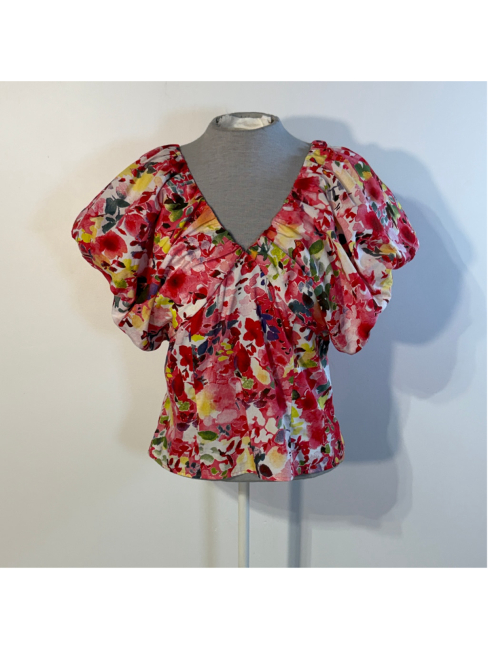 Marc New York Andrew Marc Floral Puff Sleeve V-Neck Top Women's Small Pink Red
